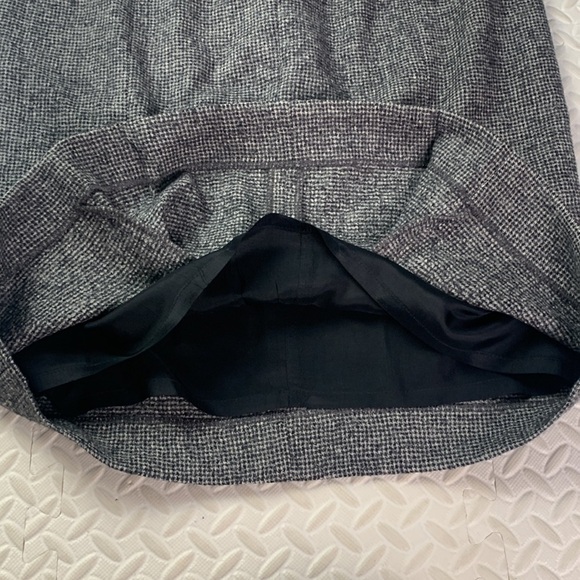 Tevrow & Chase Grey Wool Skirt - Picture 8 of 9